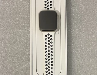 Apple Watch SE 2 44mm LTE silver új 