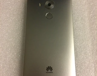 Huawei Mate 8.  Nincs készleten