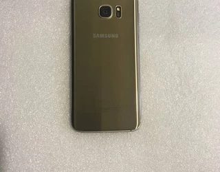 Samsung S7 edge gold